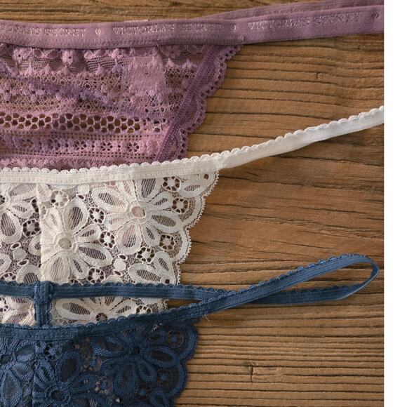 Victoria's Secret V-String Thong 3 piece bundle sz L New - Picture 2 of 4